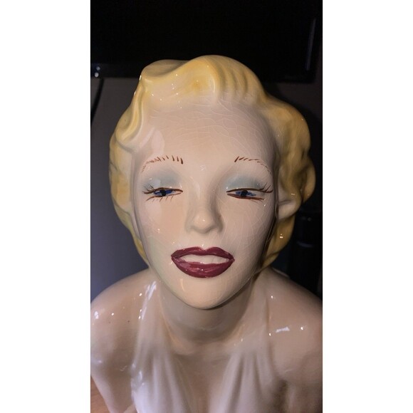 VINTAGE MARILYN MONROE COLLECIBLE COOKIE JAR / KITCHEN CANISTER - Picture 2 of 3